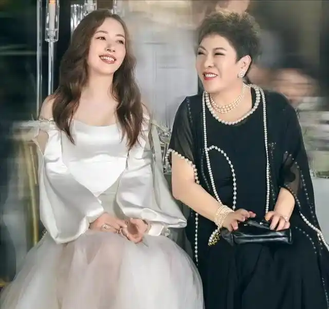 向华强家族信托基金_娱乐圈谁在追郭碧婷_向佐郭碧婷遗产分配